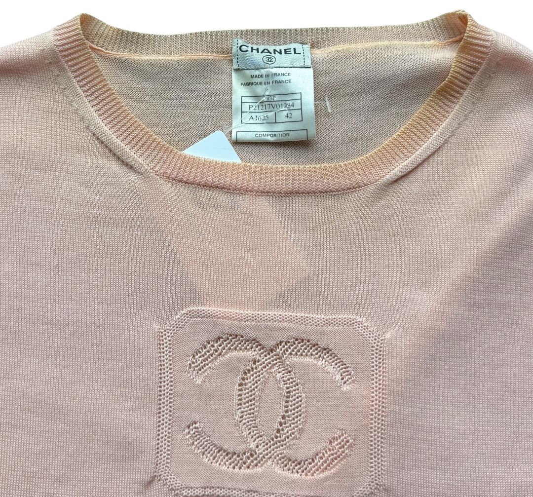 Chanel Peach Knit Logo Tee – Size FR 42 (US 8/10)
