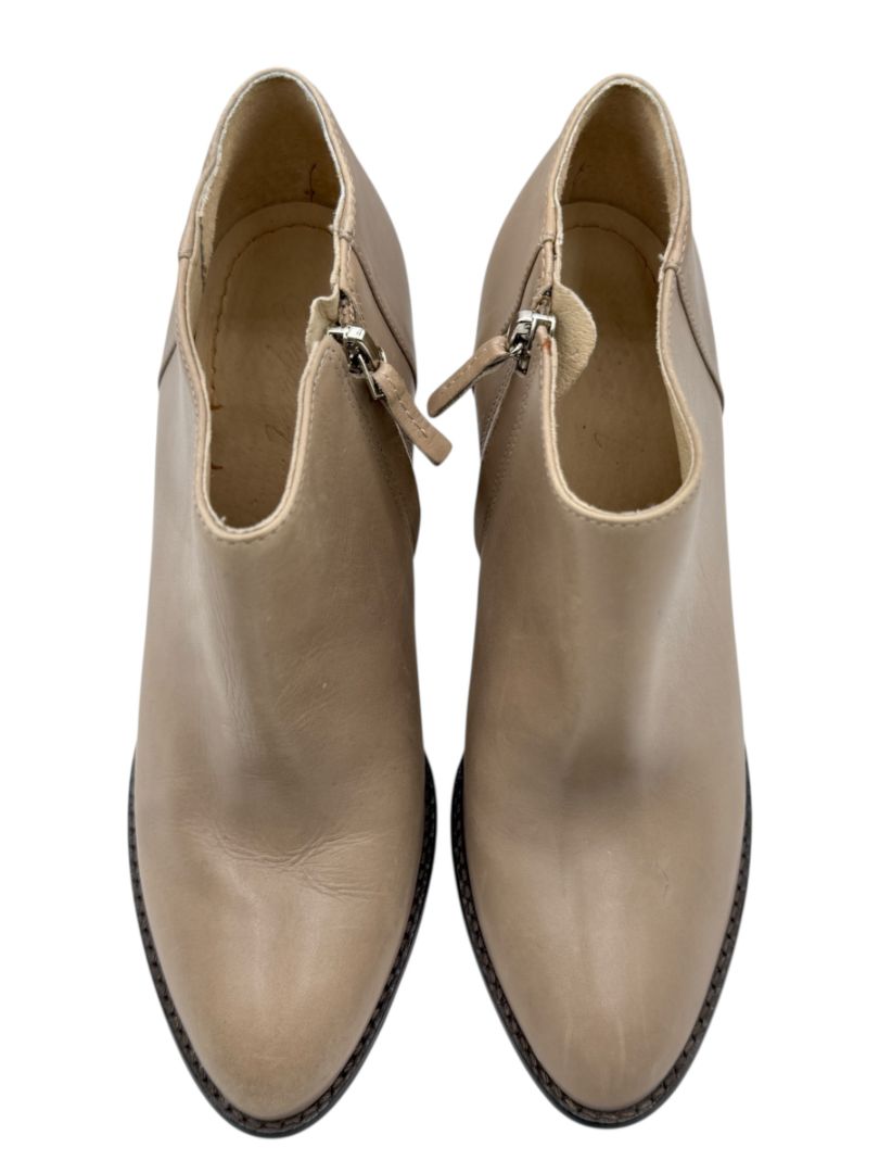 Elizabeth and James Taupe Leather Ankle Booties – Size 8.5B