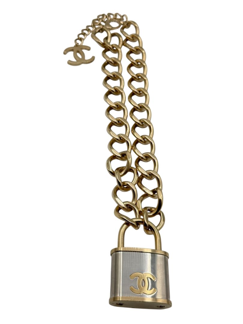 CHANEL Fall 2014 Oversized Padlock Necklace – Excellent Pre-Owned Condition