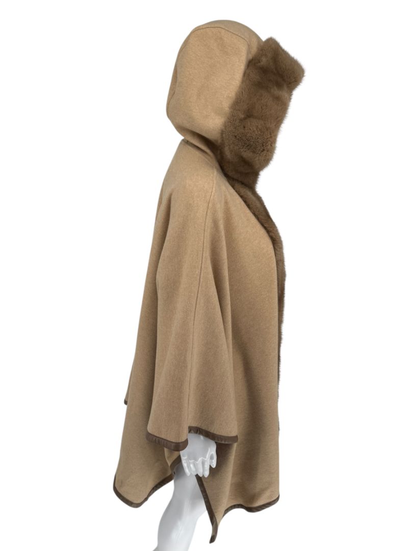 Agnona Camel Cashmere Cape with Fur Trim & Hood – One Size- NEW