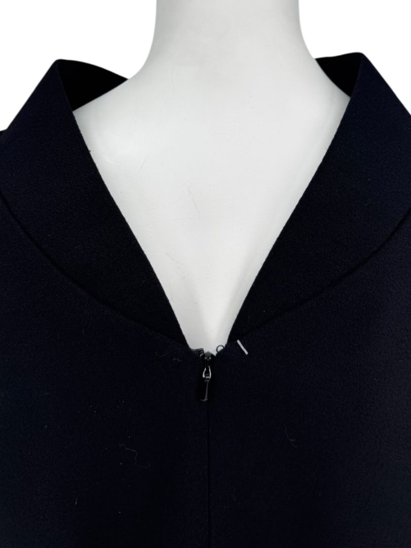 Pamella Roland Black Sculptural Shift Dress – Large
