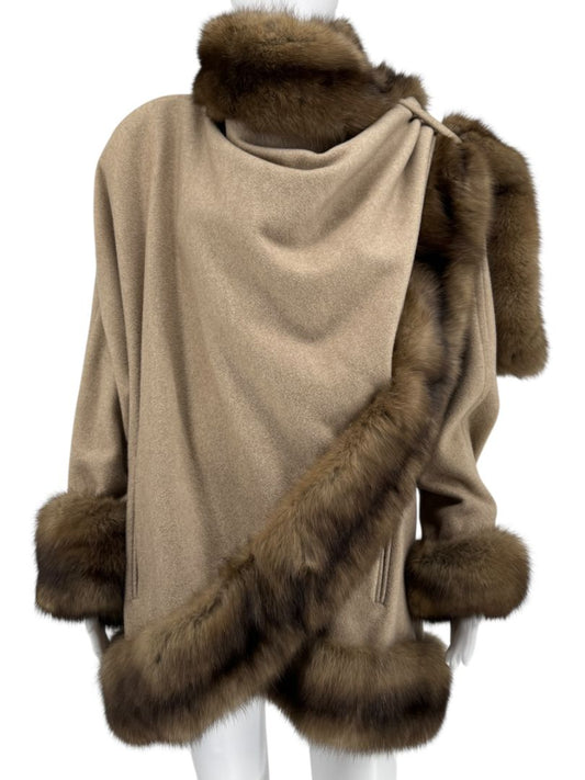 J. Mendel Camel Wool Cape with Fox Fur Trim – One Size