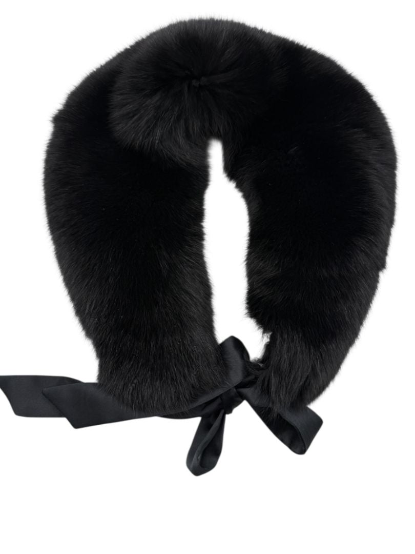 Dana Buchman Genuine Blue Fox Fur Collar – Pristine Condition