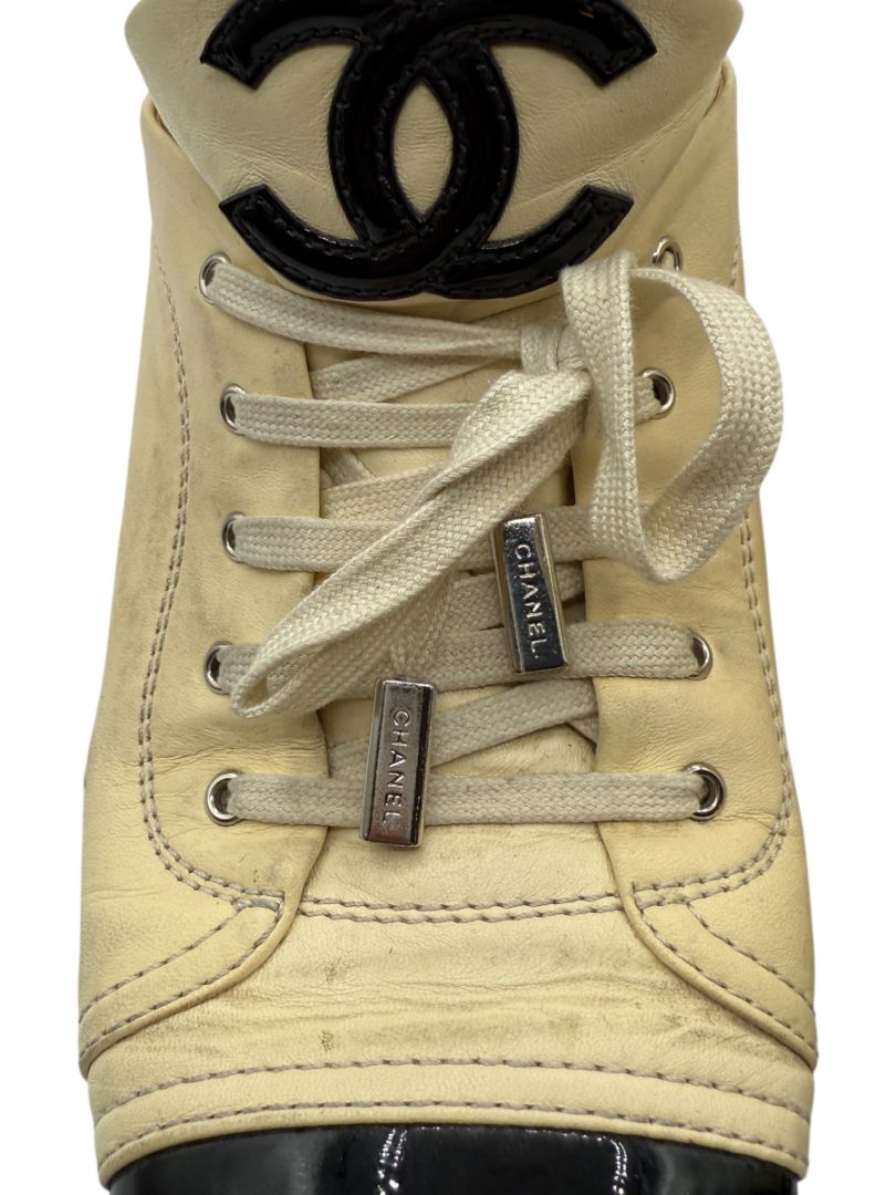 Chanel Cap-Toe Leather Sneakers in Beige and Black – Size 41