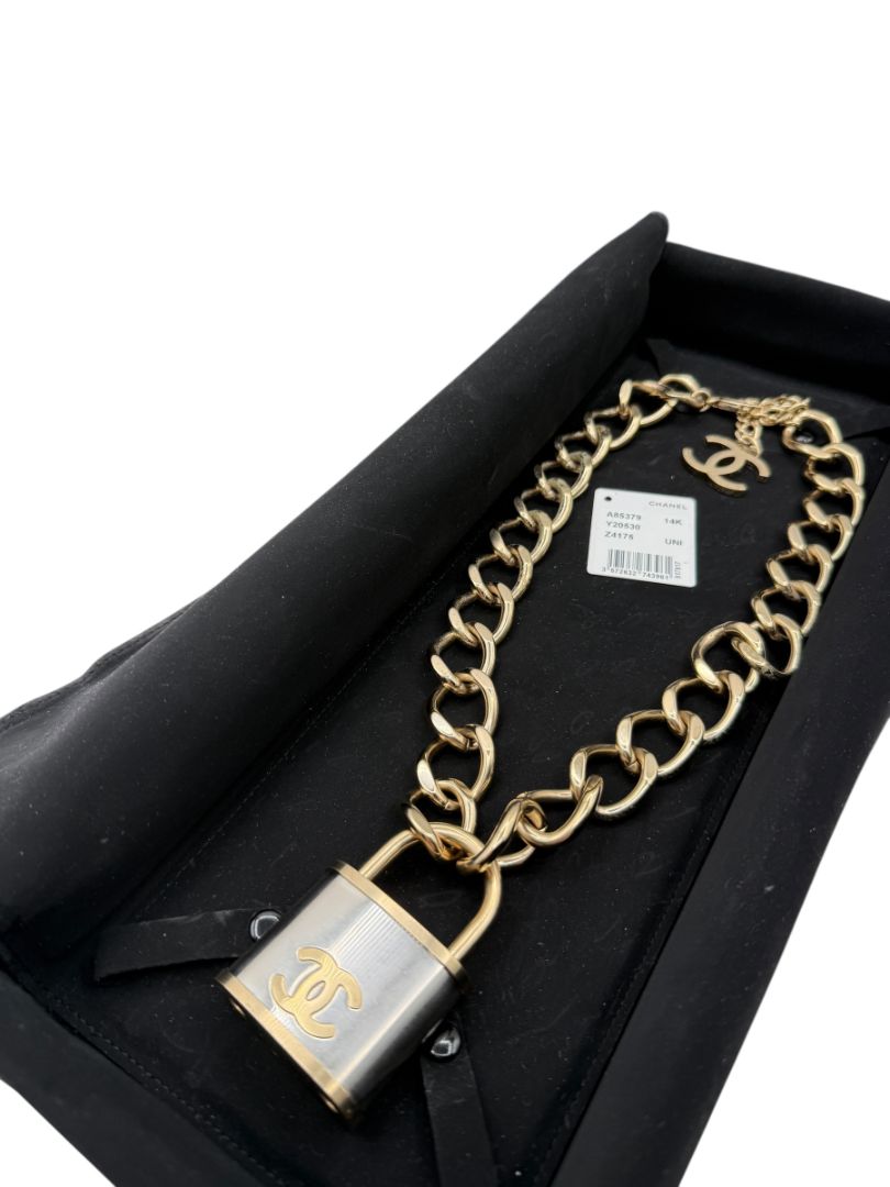 CHANEL Fall 2014 Oversized Padlock Necklace – Excellent Pre-Owned Condition