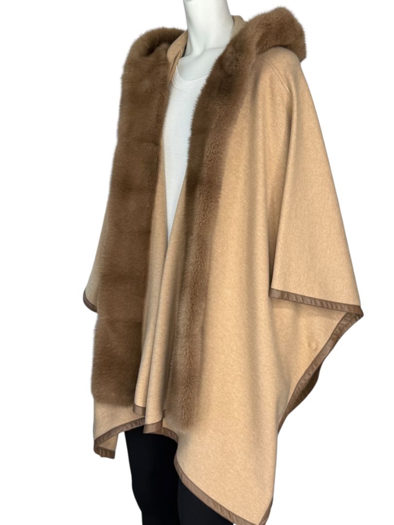 Agnona Camel Cashmere Cape with Fur Trim & Hood – One Size- NEW