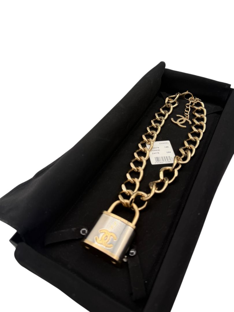 CHANEL Fall 2014 Oversized Padlock Necklace – Excellent Pre-Owned Condition