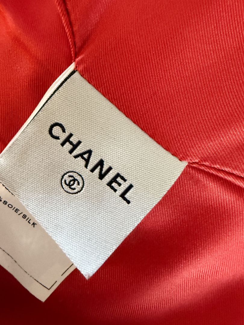 Chanel 2009 Paris Moscow Métiers d’Art Red Silk Puffer Bomber Jacket - Size 44