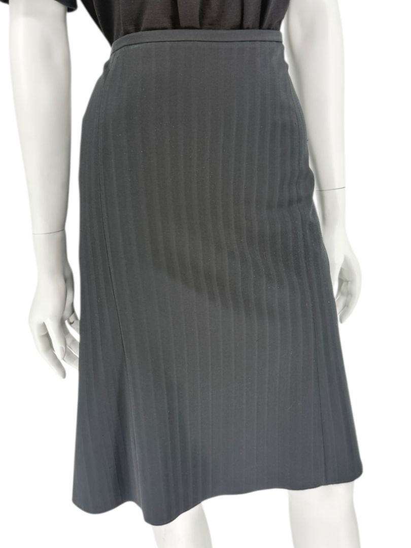 Armani Collezioni Charcoal Pinstripe Flounce-Hem Skirt – Size 12 (IT 48)