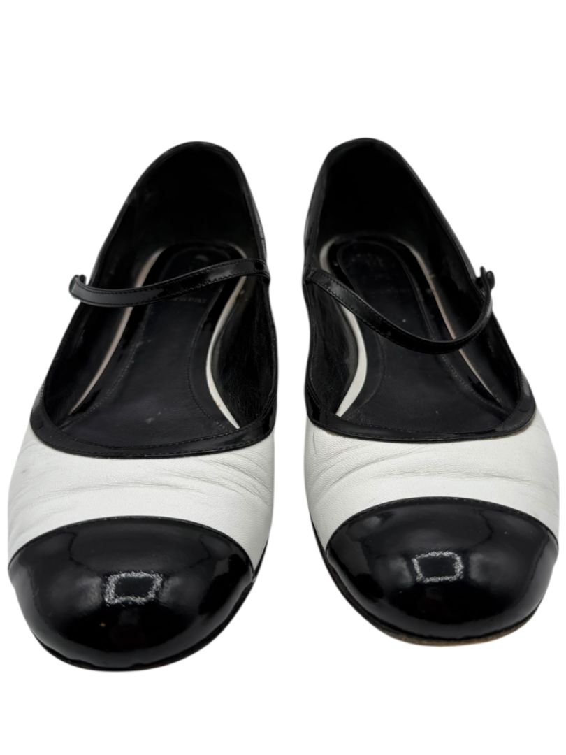 Fendi Black & White Leather Mary Jane Ballet Flats – Size 41