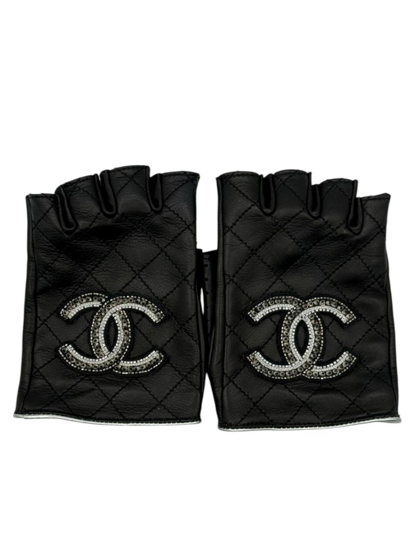 Chanel Quilted Lambskin Beaded CC Fingerless Gloves – Size 7½ – Excellent Preowned Condition (Rare)