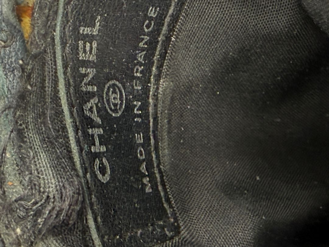 Chanel Vintage Black Quilted Leather Cell Phone Holder – Silver-Tone Hardware