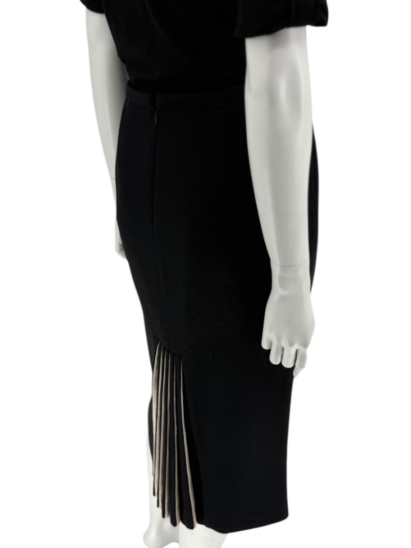 Rena Lange Black Wool Skirt with Contrast Pleated Back Panel – Size 12 (DE 42)