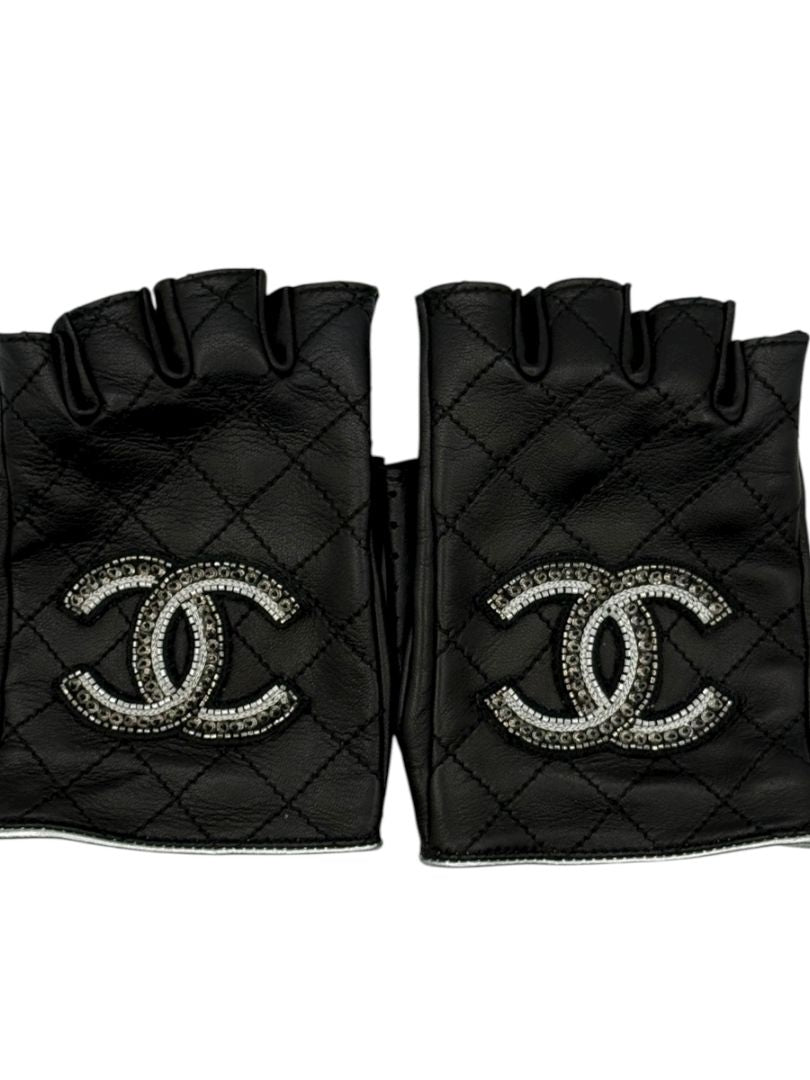 Chanel Quilted Lambskin Beaded CC Fingerless Gloves – Size 7½ – Excellent Preowned Condition (Rare)