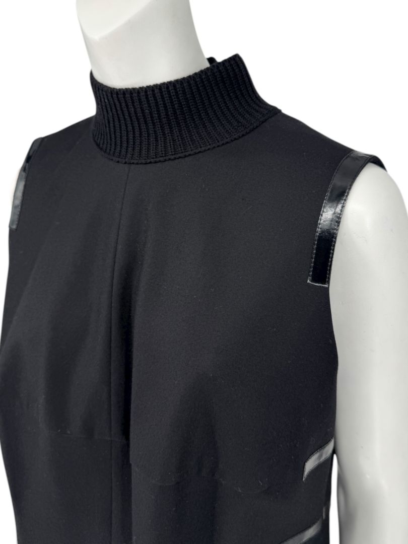 Akris Punto Women’s Black Wool Sleeveless Dress – Size 12