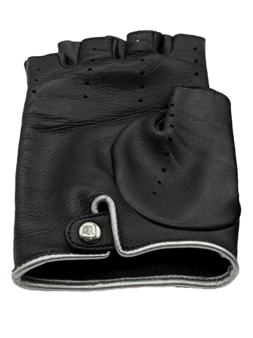 Chanel Quilted Lambskin Beaded CC Fingerless Gloves – Size 7½ – Excellent Preowned Condition (Rare)