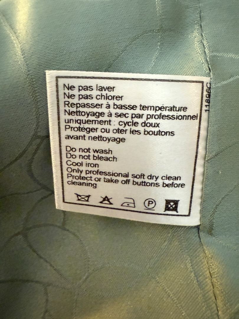 Chanel Women’s Mint Green Wool-Mohair Blend Tweed Jacket with Detachable Scarf – Size 44