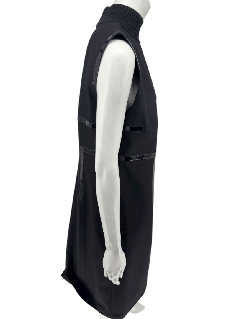 Akris Punto Women’s Black Wool Sleeveless Dress – Size 12