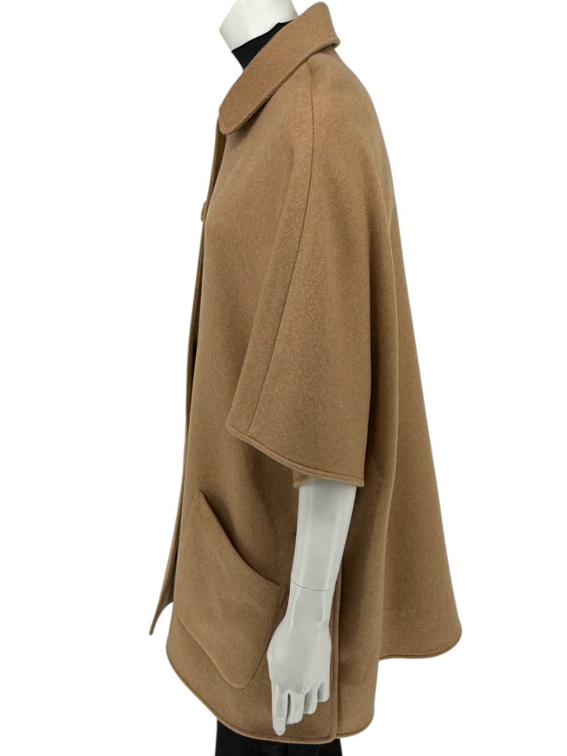 Pamella Roland Camel Wool Cape Style Jacket with Buttons – O/S