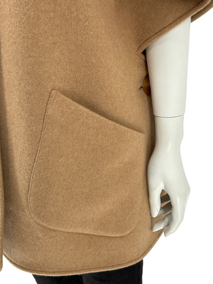 Pamella Roland Camel Wool Cape Style Jacket with Buttons – O/S