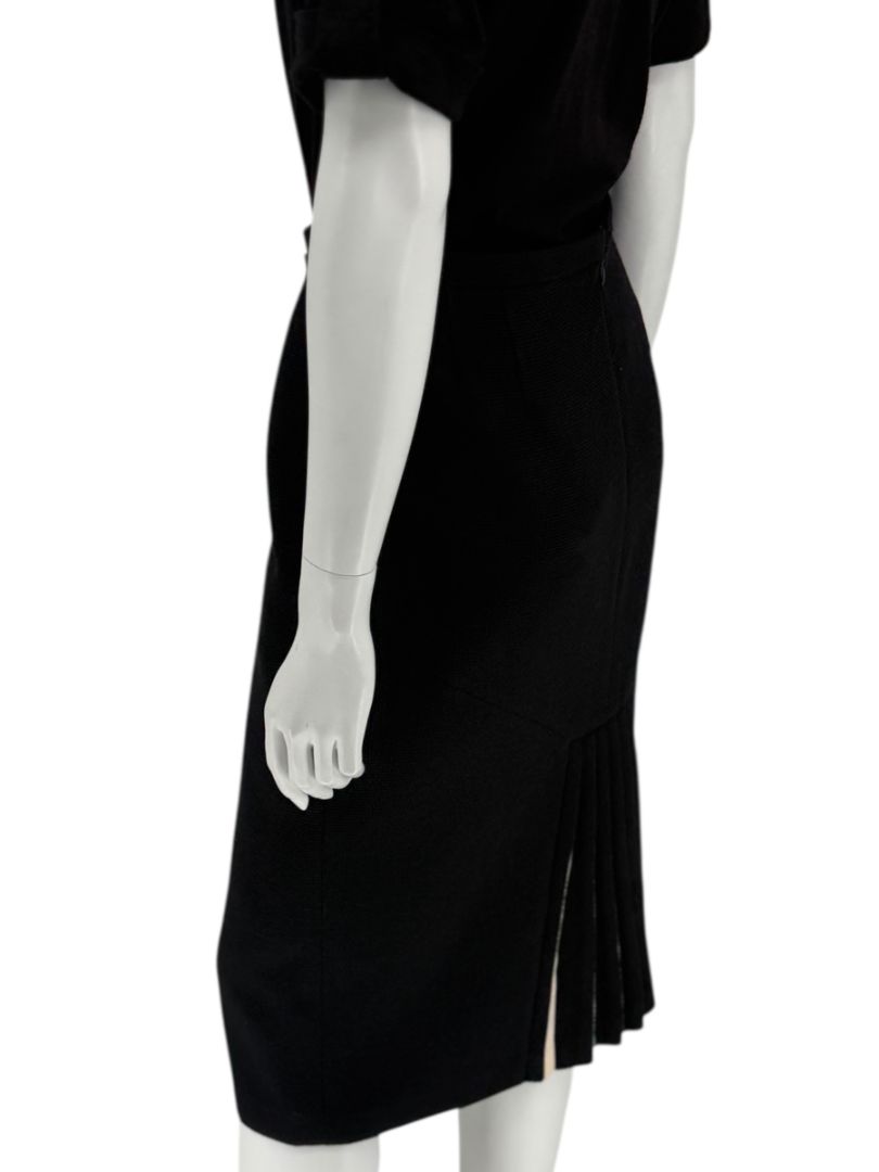 Rena Lange Black Wool Skirt with Contrast Pleated Back Panel – Size 12 (DE 42)