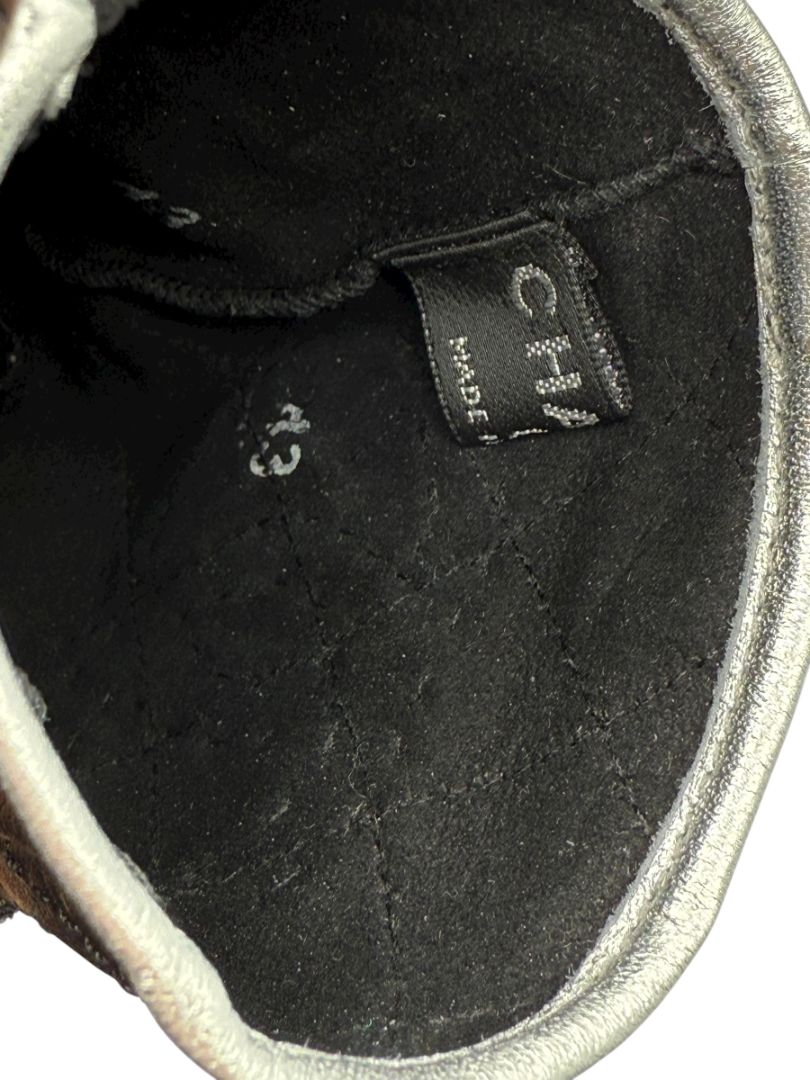 Chanel Quilted Lambskin Beaded CC Fingerless Gloves – Size 7½ – Excellent Preowned Condition (Rare)