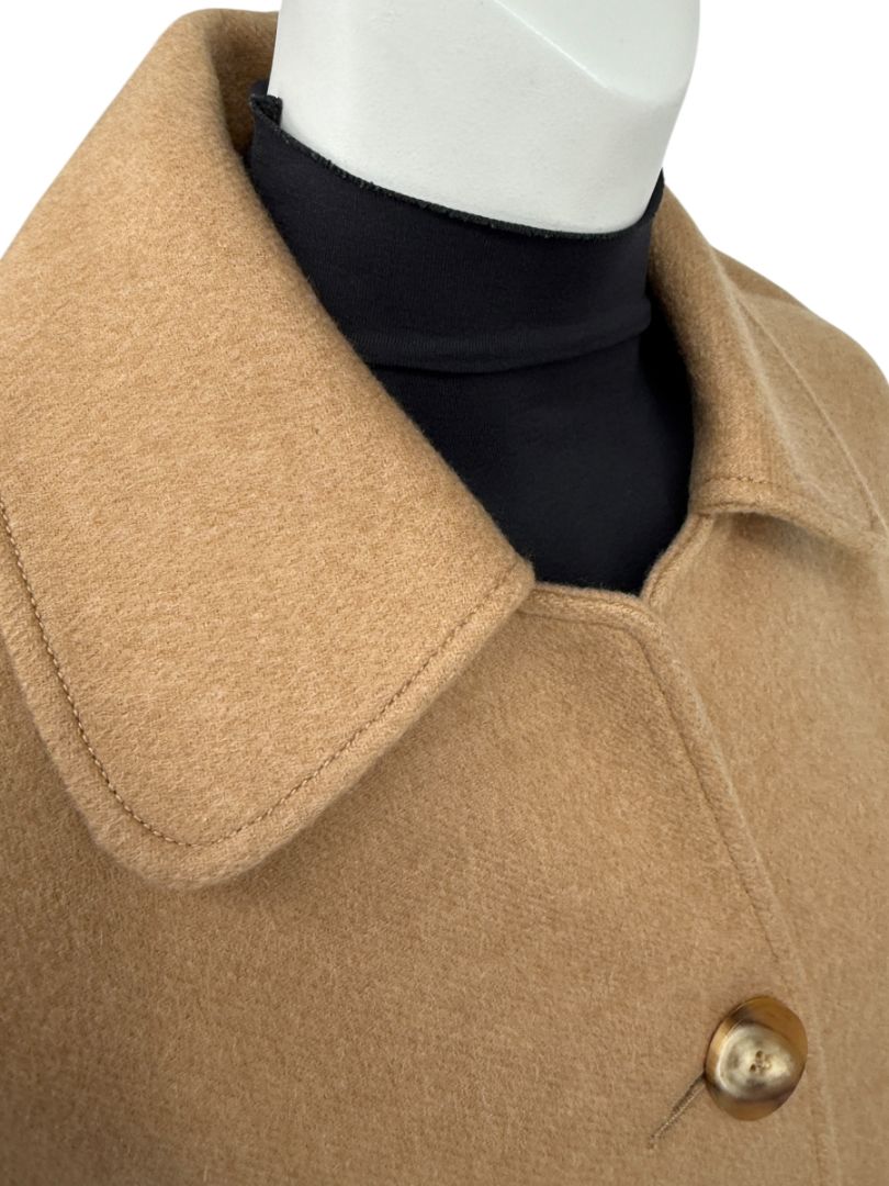 Pamella Roland Camel Wool Cape Style Jacket with Buttons – O/S