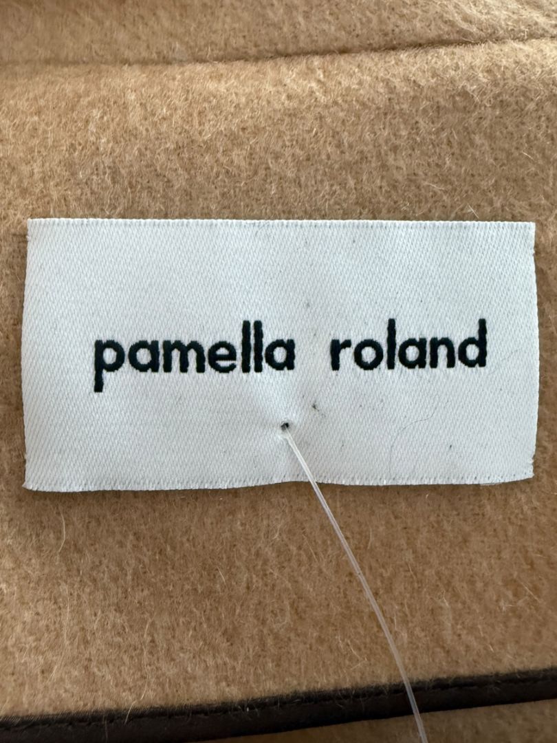 Pamella Roland Camel Wool Cape Style Jacket with Buttons – O/S