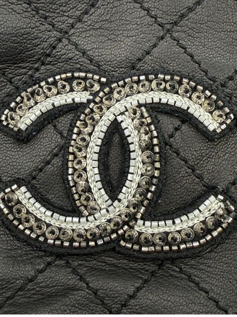 Chanel Quilted Lambskin Beaded CC Fingerless Gloves – Size 7½ – Excellent Preowned Condition (Rare)