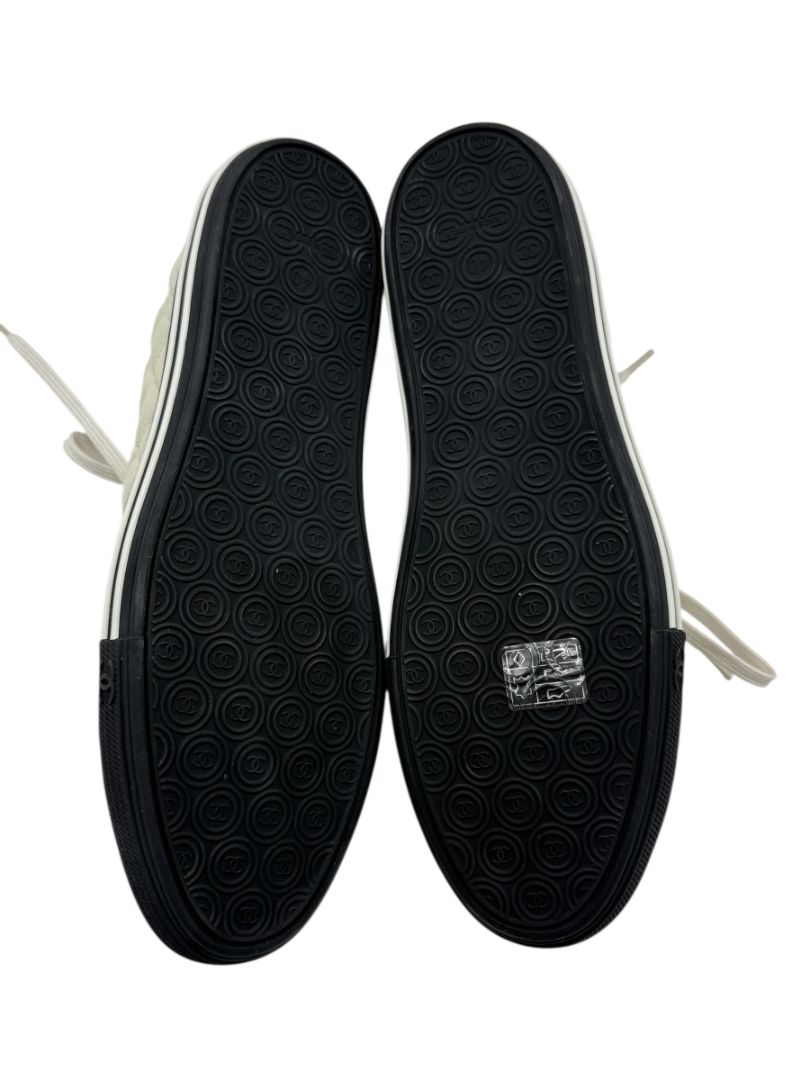 BNIB CHANEL Caviar Quilted CC Sneakers in Dark White – Size 40
