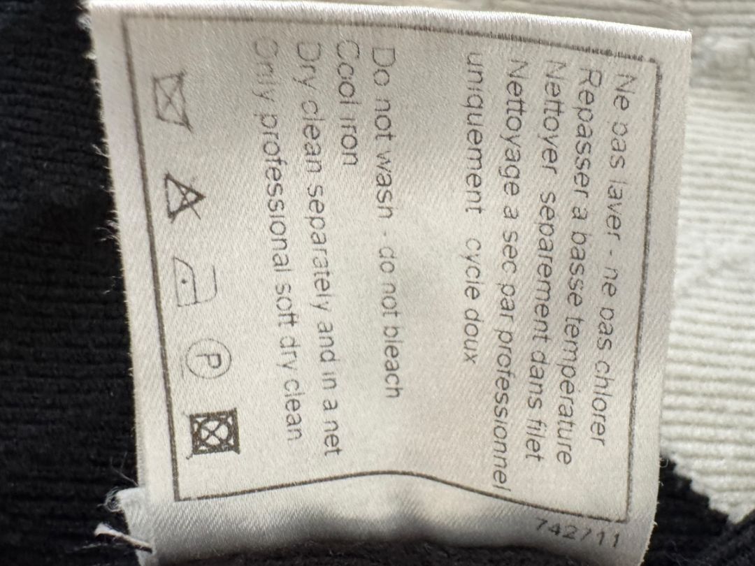 Chanel Ivory Quilted CC Logo Sweater – Size 42 (FR)