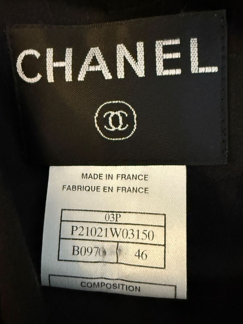 Chanel Black Wool Chain-Closure Tailored Jacket – Size 46