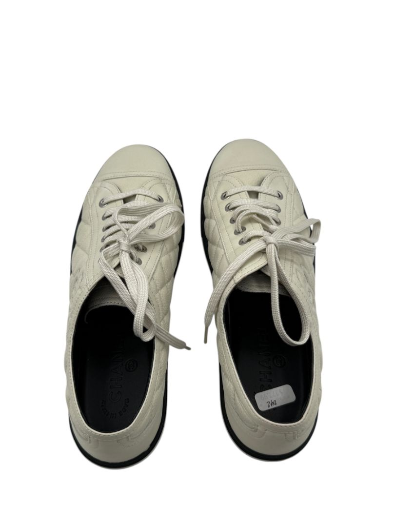 BNIB CHANEL Caviar Quilted CC Sneakers in Dark White – Size 40
