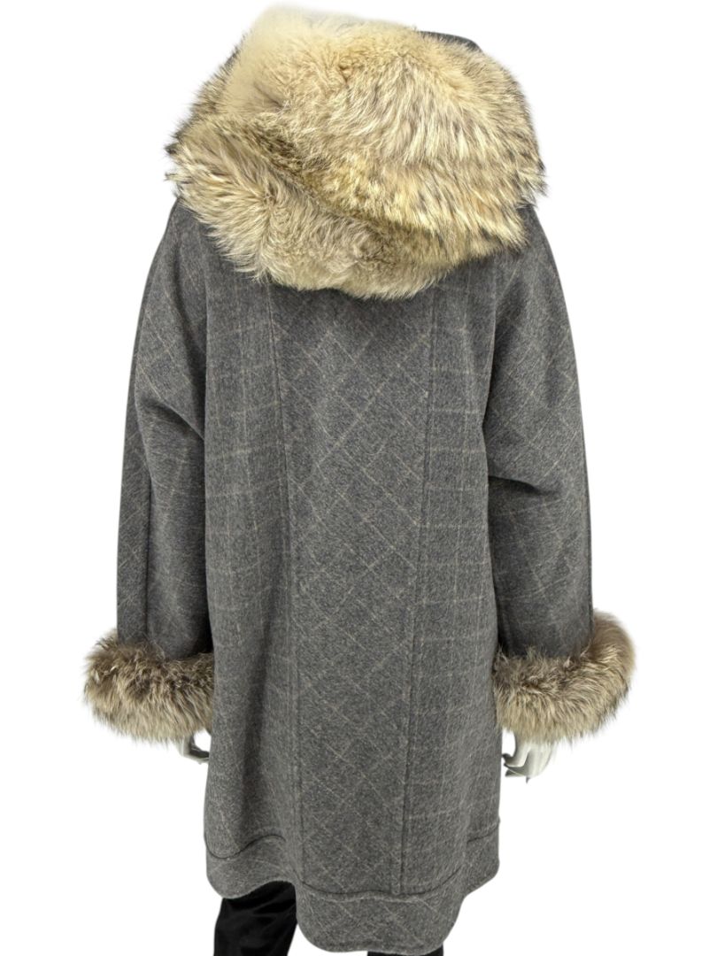 Pamella Roland Grey Wool Cape Style Jacket with Fur Trim Hood & Cuffs – Large