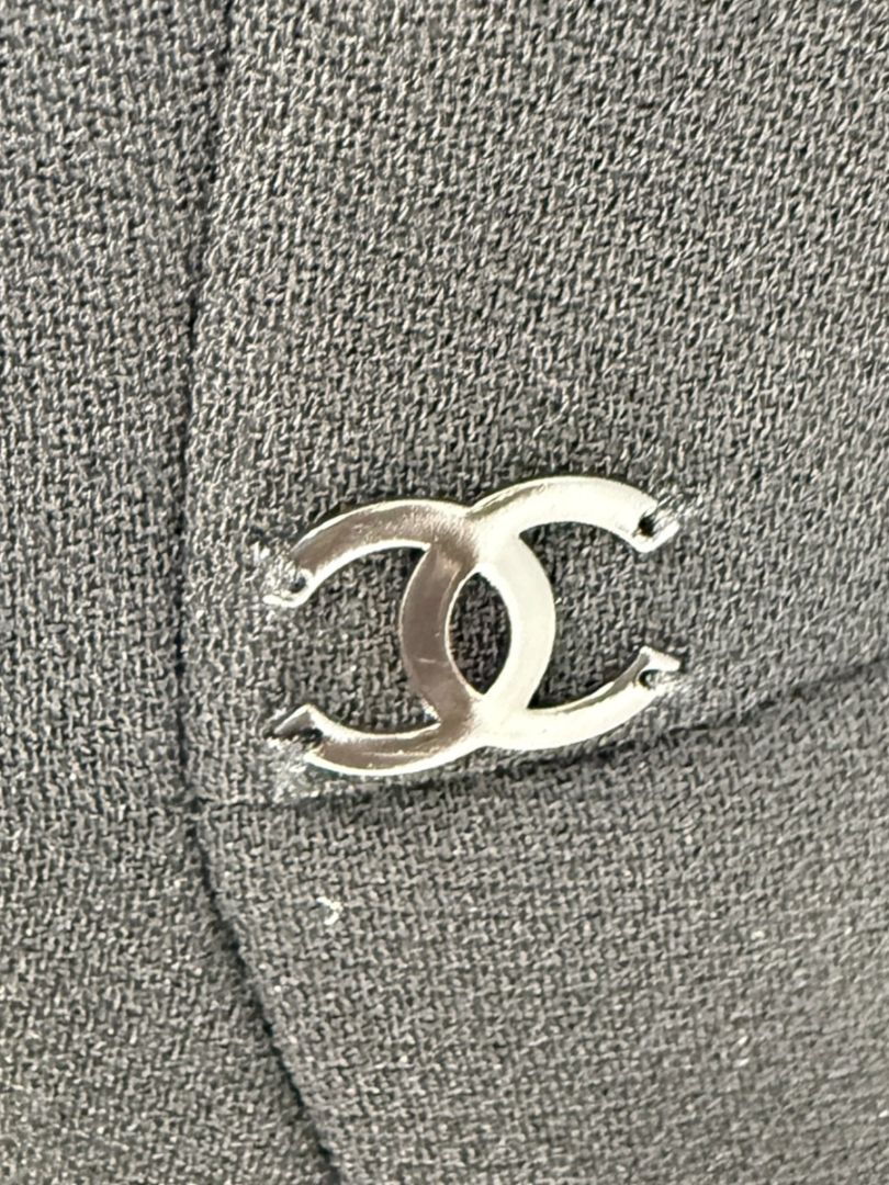 Chanel Black Wool Chain-Closure Tailored Jacket – Size 46