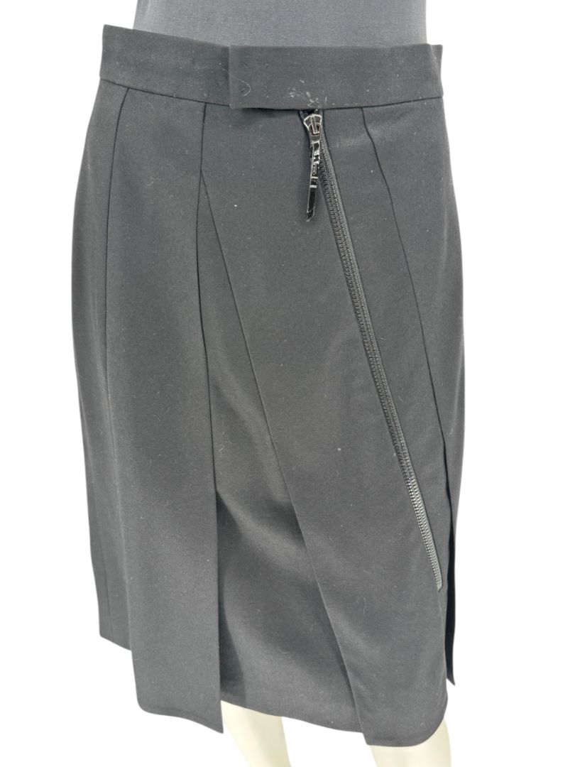 Akris Punto Black Wool Skirt – Size US 12 / FR 44 / DE 42