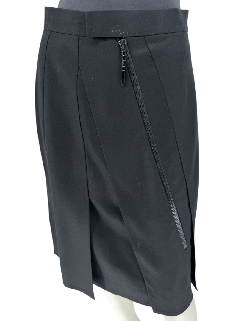 Akris Punto Black Wool Skirt – Size US 12 / FR 44 / DE 42