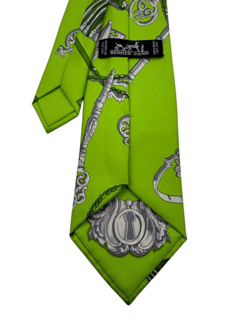 Hermès Paris “Les Cles” Silk Necktie in Lime Green – Excellent Pre-Owned Condition