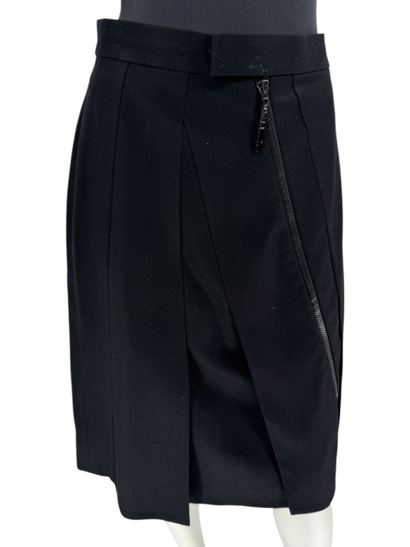 Akris Punto Black Wool Skirt – Size US 12 / FR 44 / DE 42