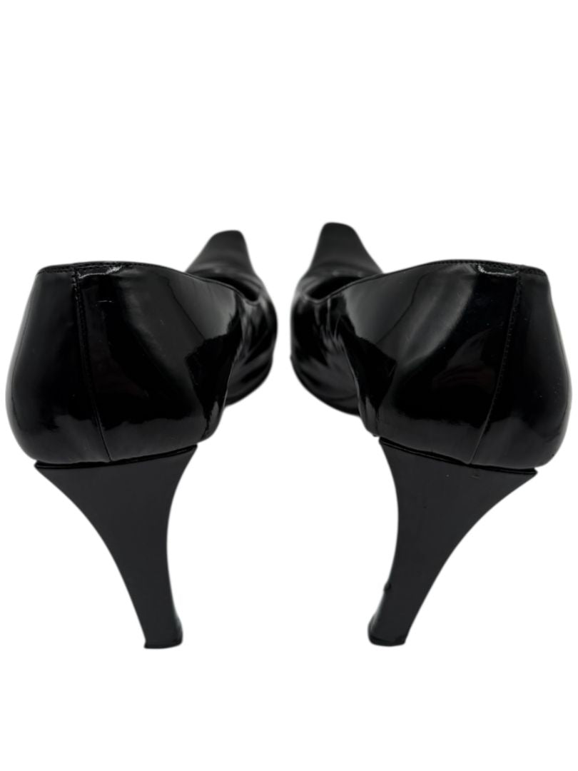 Vera Wang Black Patent Leather Buckle Heels – Size 10