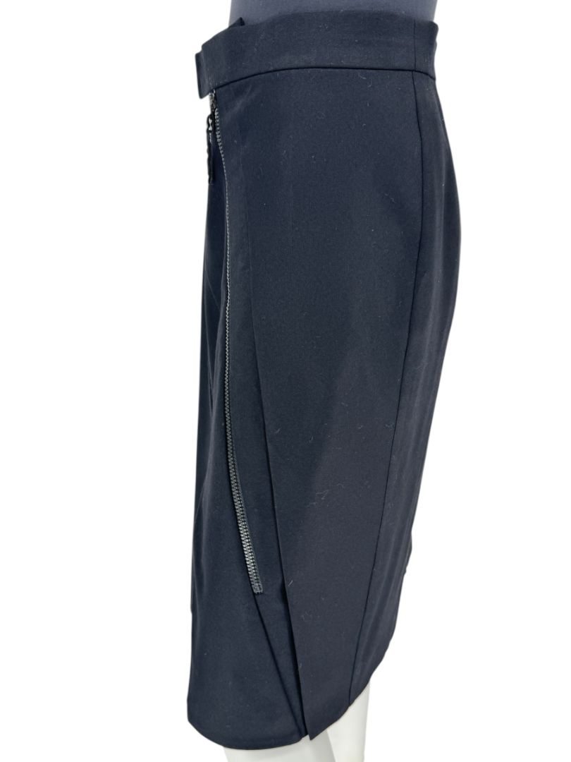 Akris Punto Black Wool Skirt – Size US 12 / FR 44 / DE 42