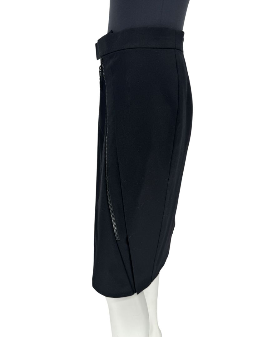 Akris Punto Black Wool Skirt – Size US 12 / FR 44 / DE 42
