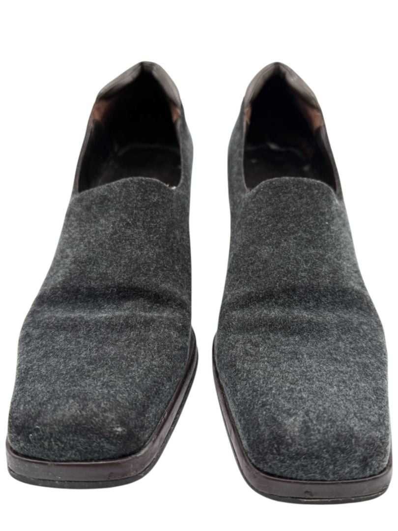 Donald J Pliner Grey Felt & Leather Wedge Pumps – Size 9.5