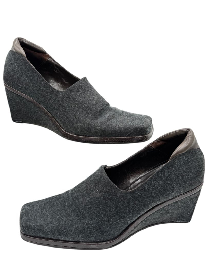 Donald J Pliner Grey Felt & Leather Wedge Pumps – Size 9.5