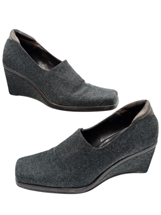 Donald J Pliner Grey Felt & Leather Wedge Pumps – Size 9.5