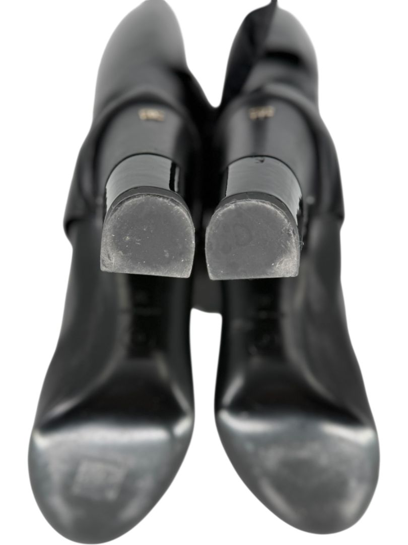 Chanel Black Leather & Patent Bow-Tie Boots – Size 39