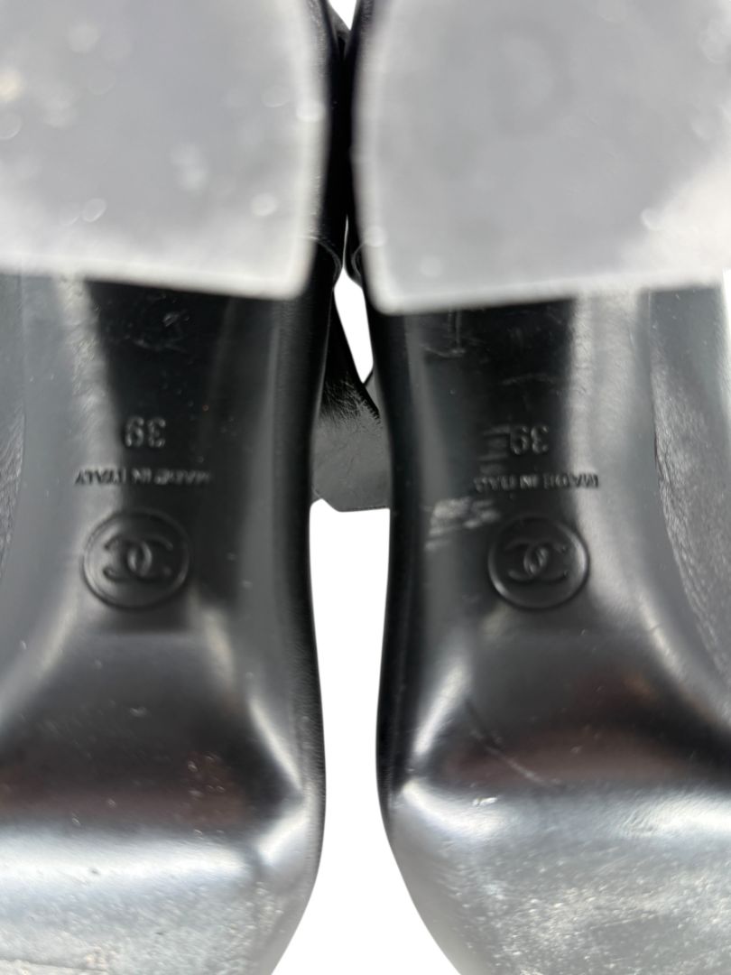 Chanel Black Leather & Patent Bow-Tie Boots – Size 39