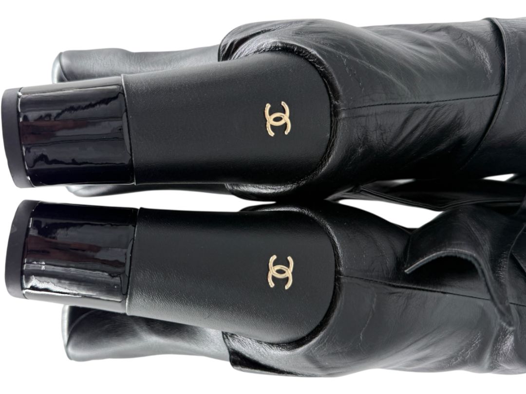 Chanel Black Leather & Patent Bow-Tie Boots – Size 39
