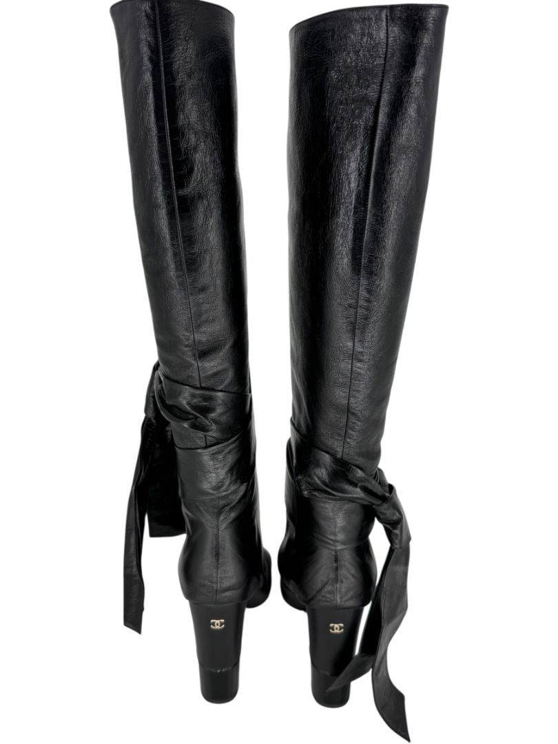 Chanel Black Leather & Patent Bow-Tie Boots – Size 39