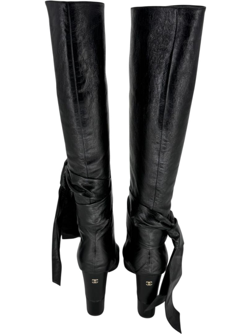 Chanel Black Leather & Patent Bow-Tie Boots – Size 39